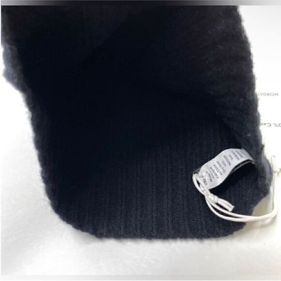 NORDSTROM 100% Cashmere NWT Black Knit
Beanie Hat main image 2